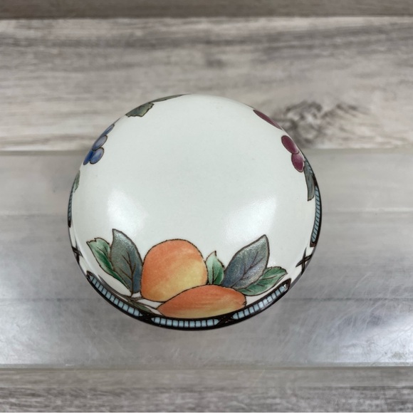 Mikasa Intaglio Garden Harvest Round Lidded Trinket Box CAC29 Malaysia - Picture 2 of 8